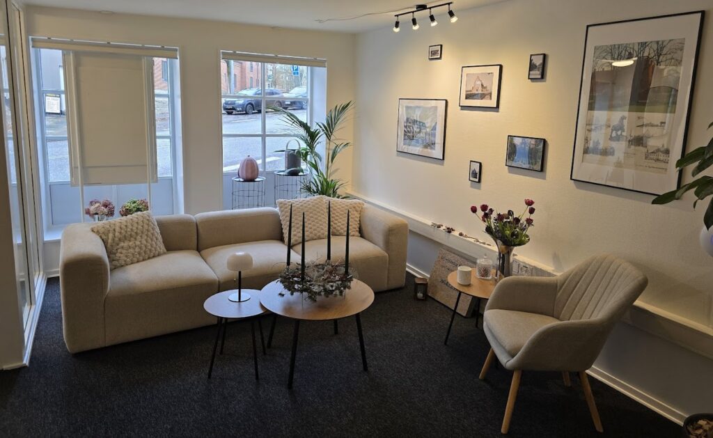 Hvad skal der ske, når en af dine kære dør? - Samtalerum hos Stofsky Begravelse i Randers